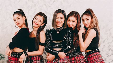 itzy デビュー日: なぜ彼女たちの音楽は時代を超えるのか？